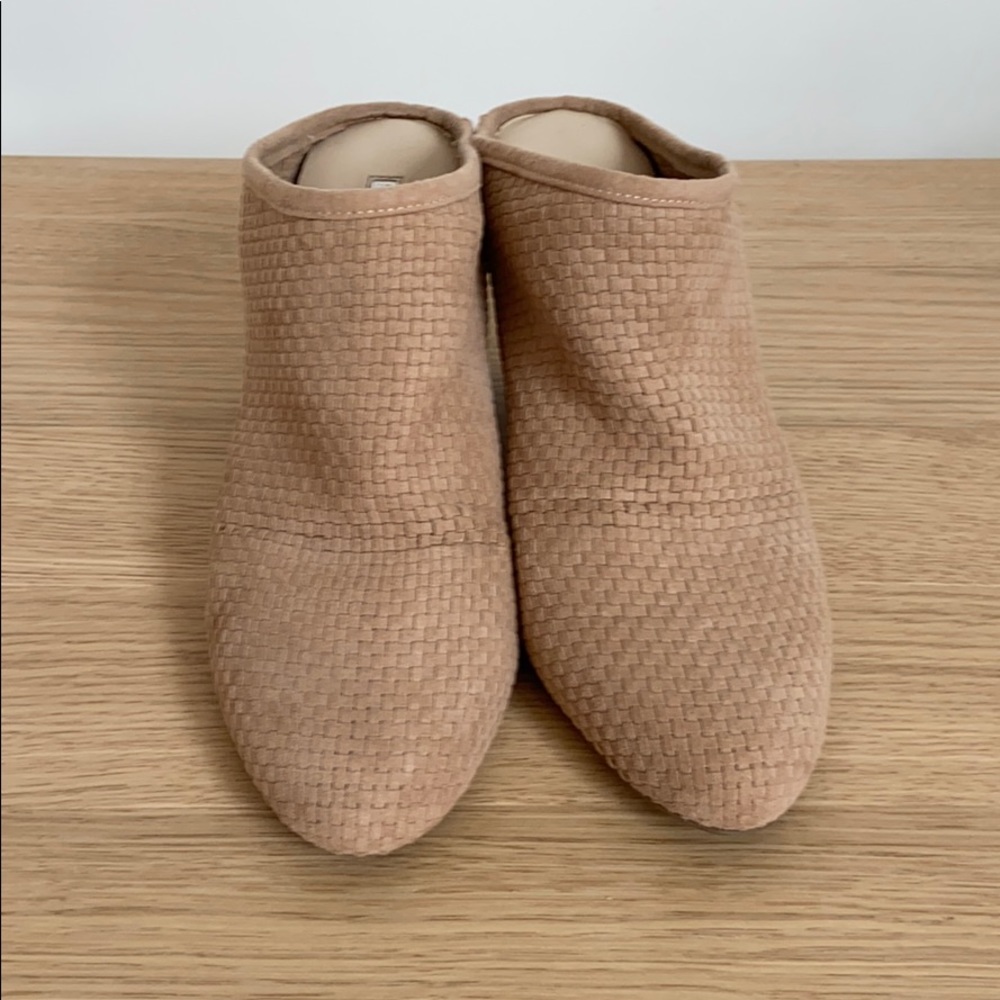 BCBGgeneration Dylen Mule- size 8.5